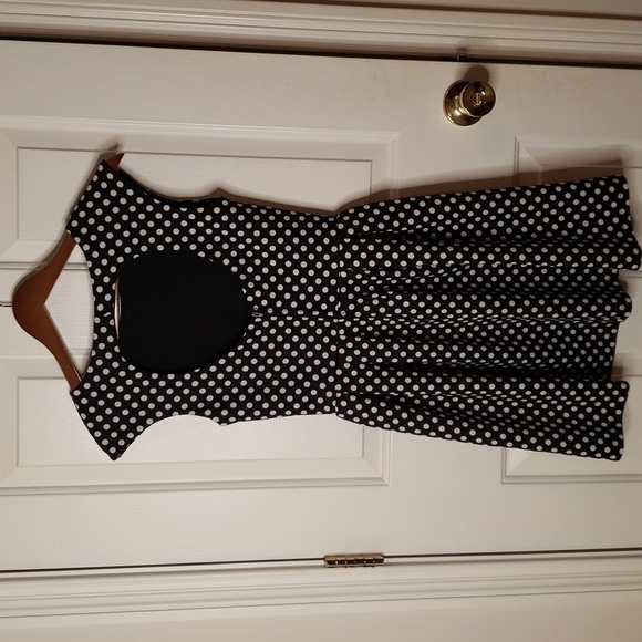 Windsor Black & White Polka Dot Dress - Picture 11 of 13